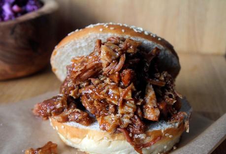 Pulled pork a la cerveza con slaw de lombarda Pulled pork a la cerveza con slaw de lombarda