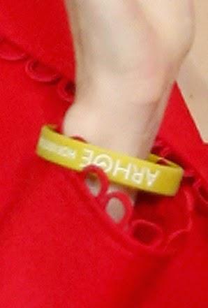 Dña. Letizia luce pulsera para la modificación de los horarios españoles