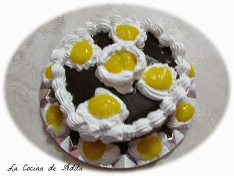 Tarta Ferrero Rocher, con esferificación inversa Tarta Ferrero Rocher, con esferificación inversa