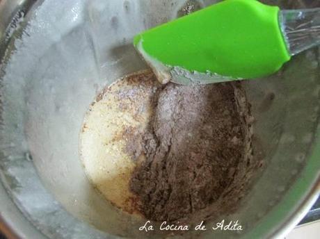 Tarta Ferrero Rocher, con esferificación inversa Tarta Ferrero Rocher, con esferificación inversa