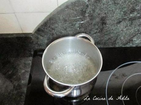 Tarta Ferrero Rocher, con esferificación inversa Tarta Ferrero Rocher, con esferificación inversa