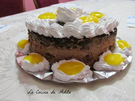 Tarta Ferrero Rocher, con esferificación inversa Tarta Ferrero Rocher, con esferificación inversa