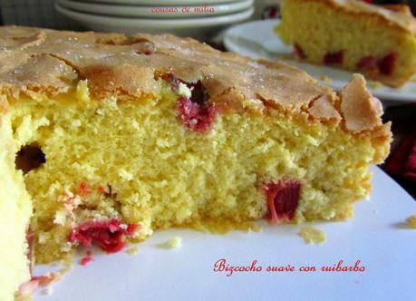 Bizcocho suave con ruibarbo Bizcocho suave con ruibarbo