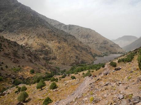 Del refugio del Toubkal a Imlil por el morabito de Sidi Chamharouch Del refugio del Toubkal a Imlil por el morabito de Sidi Chamharouch