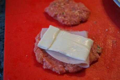 Filetes Rusos Rellenos de Pavo y Queso en Salsa con Patatas Filetes Rusos Rellenos de Pavo y Queso en Salsa con Patatas