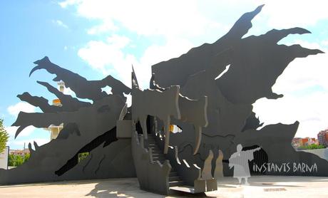 Paseando por el Parc de l'Espanya Industrial Paseando por el Parc de l'Espanya Industrial