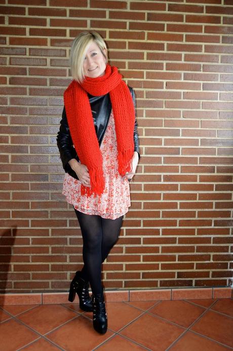 Maxi bufanda hecha a mano. Maxi bufanda hecha a mano.