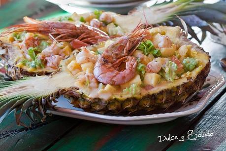 Piña Rellena con Langostinos