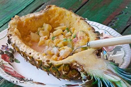 Piña Rellena con Langostinos