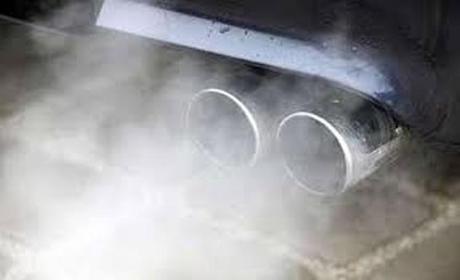El automóvil es fuente de contaminación del aire de las ciudades