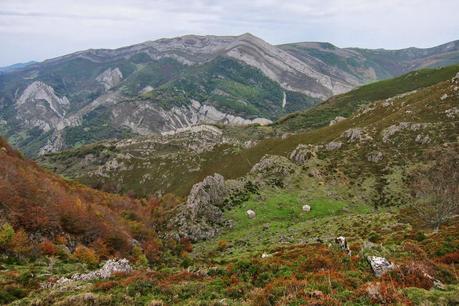 Camín de las Cabras y monte Redigobia (Somiedo mágico y profundo) Camín de las Cabras y monte Redigobia (Somiedo mágico y profundo)