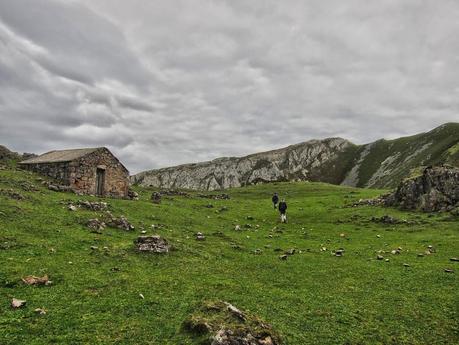 Camín de las Cabras y monte Redigobia (Somiedo mágico y profundo) Camín de las Cabras y monte Redigobia (Somiedo mágico y profundo)