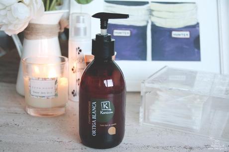 Champú de Ortiga Blanca de Karicia - Scarlata y el Señor Don Gato II Champú de Ortiga Blanca de Karicia - Scarlata y el Señor Don Gato II