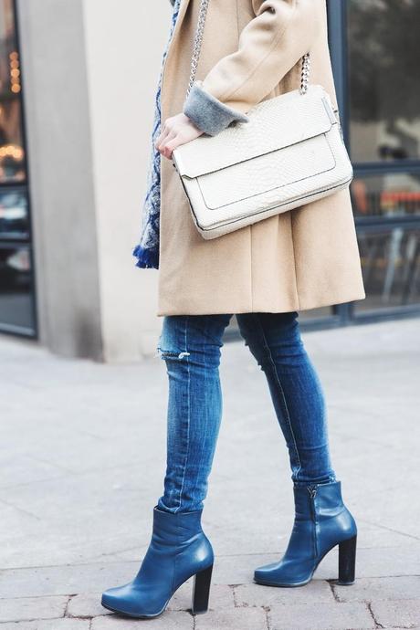 Camel_Coat-Blue_Sweater_Plaid_Shirt-Maxi_Scarf-Outfit-Blue_Boots-Outfit-Street_Style-Collage_Vintage-36