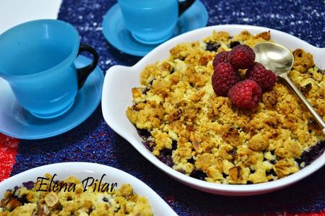 Crumble de arándanos y frutos secos, y una pequeña petición