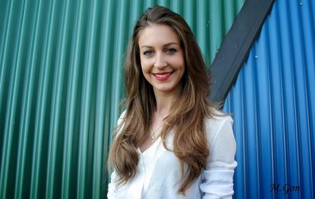 Falda de flecos y sombrero camel Falda de flecos y sombrero camel