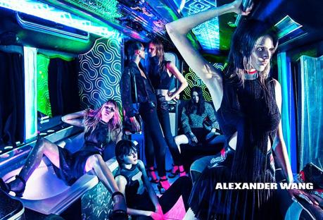 Alexander Wang se sube a un Party Bus para su nueva campaña