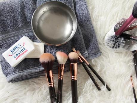 COMO LAVAR TUS BROCHAS DE MAQUILLAJE IMG_6780