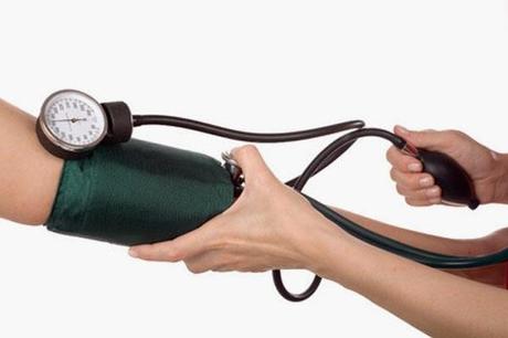 ¿Monitores para la presión arterial caseros son exactos?