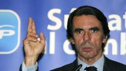 El PP, miedoso ante el futuro, saca a Aznar del baul para que los salve