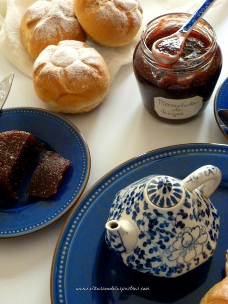 Bollos de Leche con Mermelada y Dulce de Higo Bollos de Leche con Mermelada y Dulce de Higo