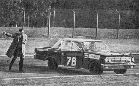 De cómo un Rambler Taxi corrió una carrera De cómo un Rambler Taxi corrió una carrera
