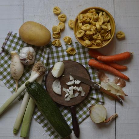 MINESTRONE CON TORTELLINI DE TERNERA MINESTRONE CON TORTELLINI DE TERNERA