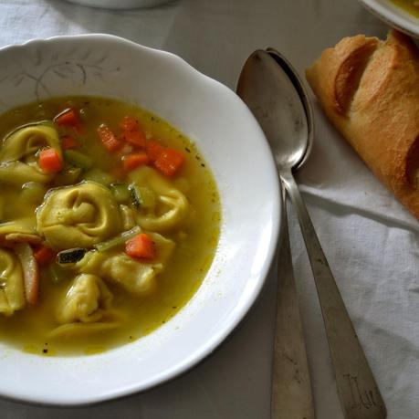 MINESTRONE CON TORTELLINI DE TERNERA MINESTRONE CON TORTELLINI DE TERNERA