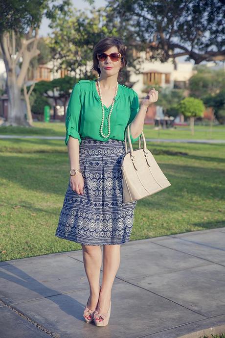 Mis Looks - Falda midi azul y estampada