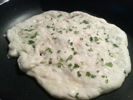 PAN INDIO: NAAN DE AJO