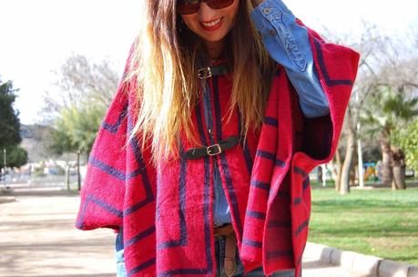 pONCHO pETIT + pRINT #nOUNIFORMES pONCHO pETIT + pRINT #nOUNIFORMES