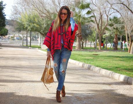 pONCHO pETIT + pRINT #nOUNIFORMES pONCHO pETIT + pRINT #nOUNIFORMES