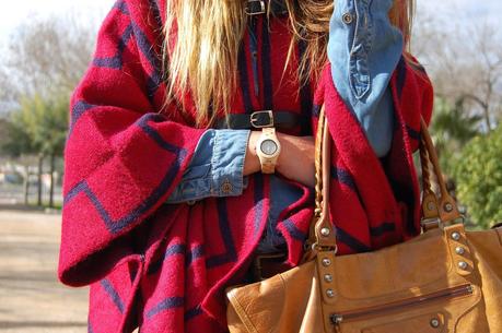 pONCHO pETIT + pRINT #nOUNIFORMES pONCHO pETIT + pRINT #nOUNIFORMES