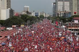 “Oye fascista no te lo decimos más, si nos joden a Maduro los vamos a escoñetar”.