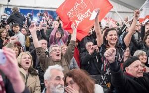 Seguidores de la coalición de izquierdas Syriza celebran la victoria del partido dirigido por Alexis Tsipras en las elecciones generales de Grecia. (EFE) 