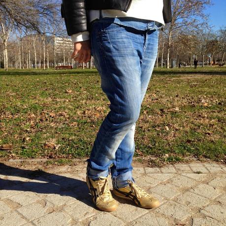 UPS, I DID IT AGAIN.- UPS, I DID IT AGAIN.-