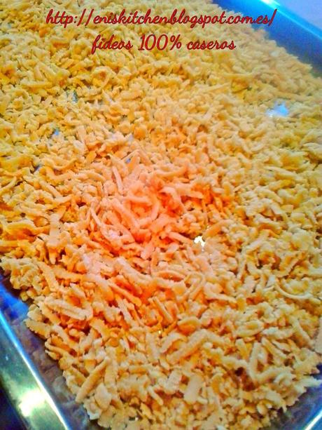 ¡Sopa de pollo con galuste! ¡Sopa de pollo con galuste!