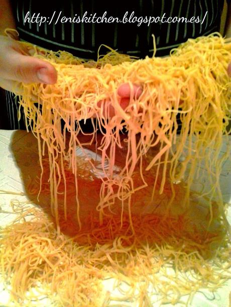 ¡Sopa de pollo con galuste! ¡Sopa de pollo con galuste!