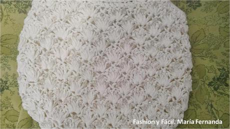 Cartera tejida con argollas y canutillo. (A crocheted purse with rings and beads) Cartera tejida con argollas y canutillo. (A crocheted purse with rings and beads)