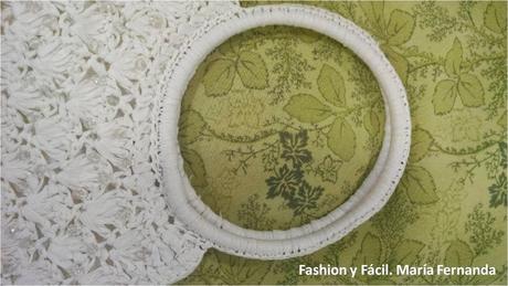 Cartera tejida con argollas y canutillo. (A crocheted purse with rings and beads) Cartera tejida con argollas y canutillo. (A crocheted purse with rings and beads)