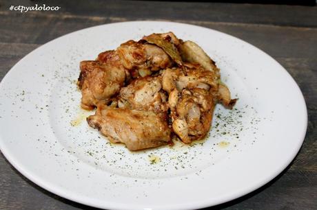 Pollo al ajillo