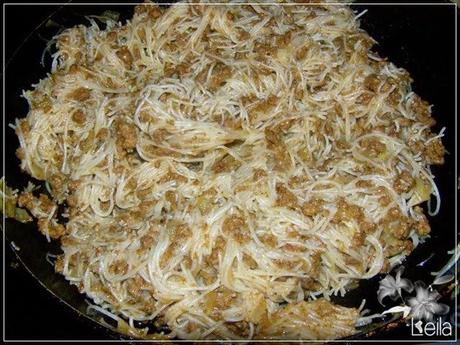 Pimientos del piquillo rellenos de fideos chinos Pimientos del piquillo rellenos de fideos chinos