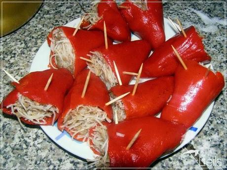 Pimientos del piquillo rellenos de fideos chinos Pimientos del piquillo rellenos de fideos chinos