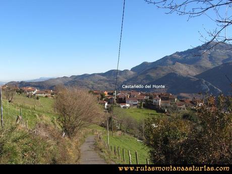 Area Buyera, picos Grandamiana y Plantón: Entrando en Castañedo del Monte.