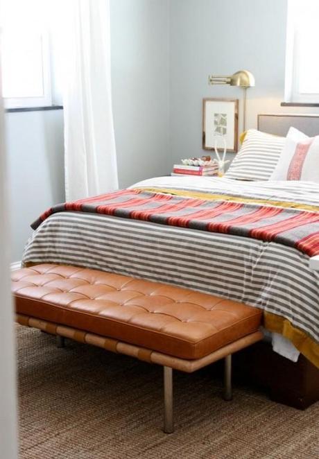 A los pies de tu cama Banqueta para dormitorio, banqueta pies acero, cómo decrar tu dormitorio, ideas para decorar el dormitorio, banqueta pie de cama