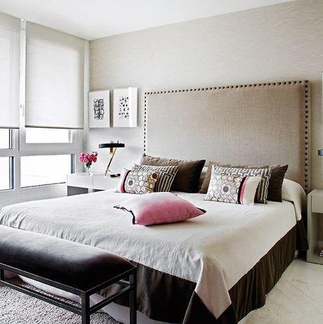 A los pies de tu cama Banqueta para dormitorio, banqueta pies acero, cómo decrar tu dormitorio, ideas para decorar el dormitorio, banqueta pie de cama