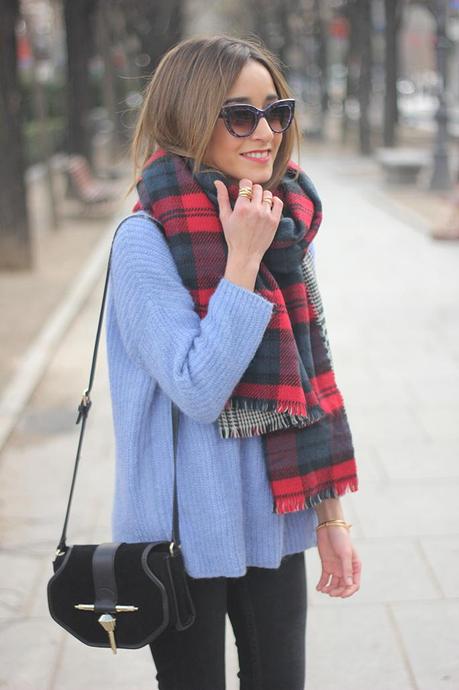 blue light sweater and tartan10