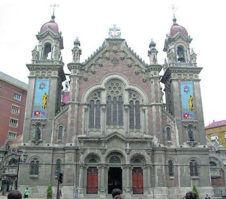 La entrada de la basílica de San Juan El Real. 