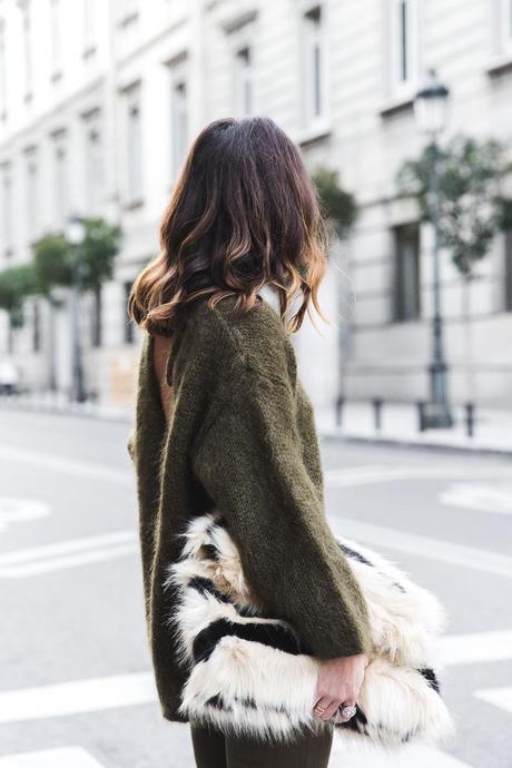 Open_back_Sweater-Khaki-Outfit-Street_Style-Collage_Vintage-Fur_Clutch-42