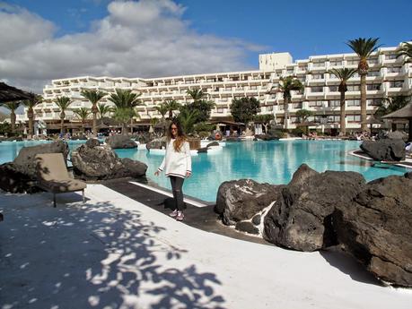 Jersey oversize y ripped jeans Jersey oversize y ripped jeans